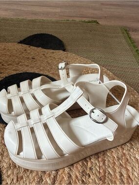 Jeffrey Campbell Cream Platform Fisherman Sandals